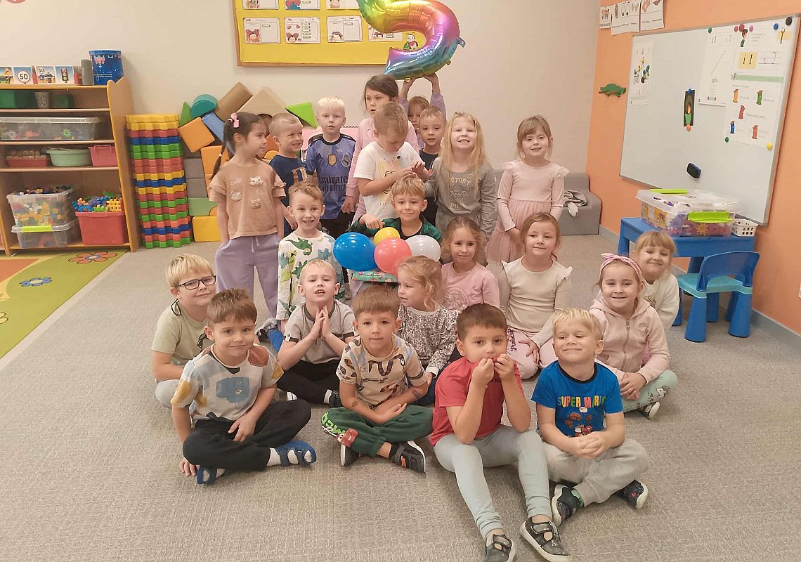 Grafika 1: Urodziny Gabrysia z Biedronek