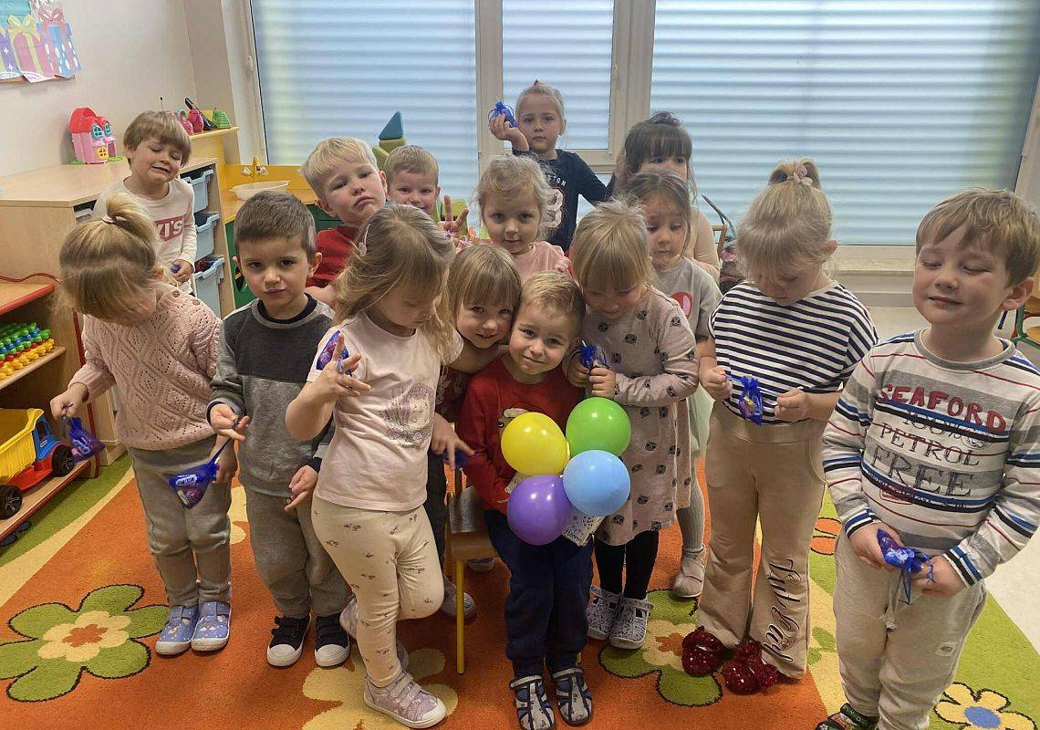 Grafika 1: Urodziny Pszczółki