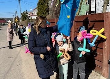 Dzieci podczas spaceru