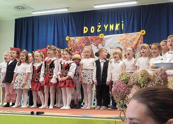 Dzieci podczas występu