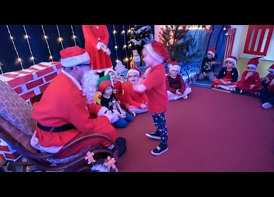 Grafika 2: Mikołajki w Przedszkolu.