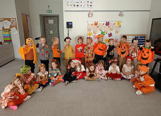 Grafika 2: Bal Jesieni 2025