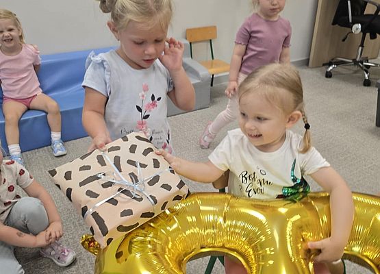 Grafika 5: Urodziny w Motylkach