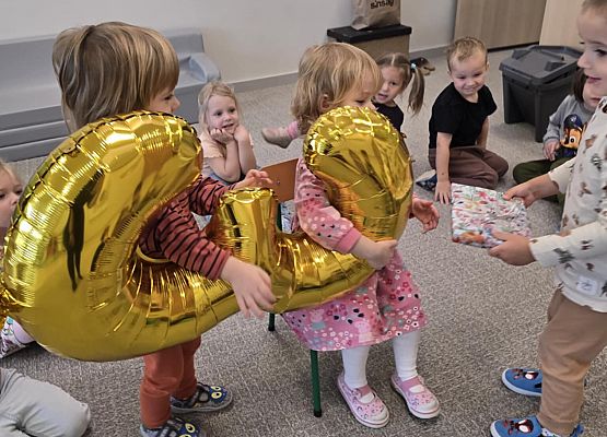 Grafika 6: Urodziny w Motylkach