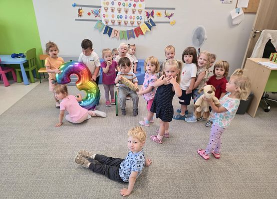 Grafika 4: Urodziny w Motylkach