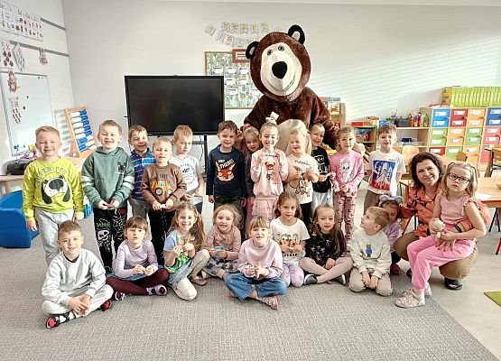 Grafika 1: Dzień Misia