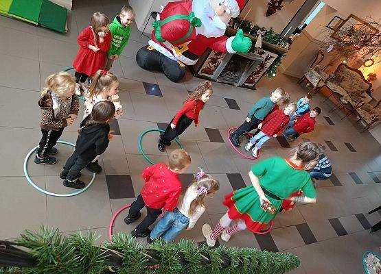 Grafika 11: Wyjazd do Runowa Grupa Jeżyki i Biedronki