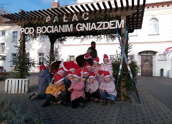 Grafika 5: Wyjazd do Runowa Grupa Jeżyki i Biedronki