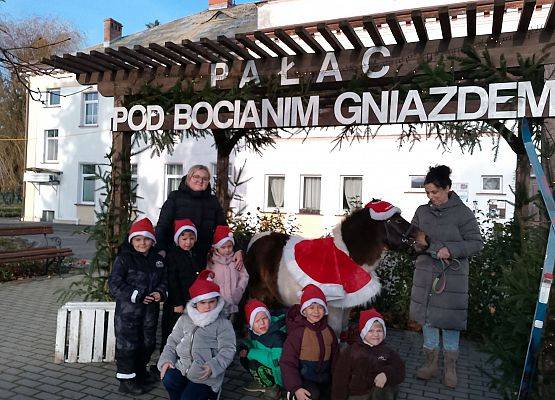 Grafika 1: Wyjazd do Runowa Grupa Jeżyki i Biedronki