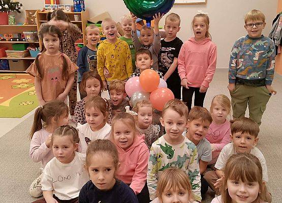 Grafika 1: Urodzinki w Biedronkach