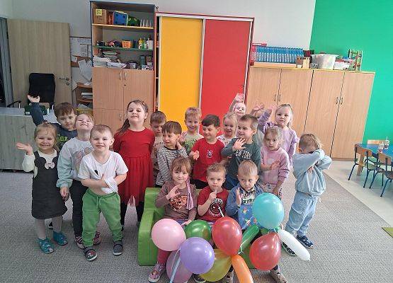 Grafika 4: Urodziny w Żabkach