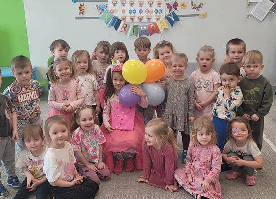 Grafika 3: Urodziny w Żabkach