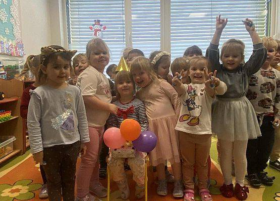 Grafika 1: Urodziny w Pszczółkach