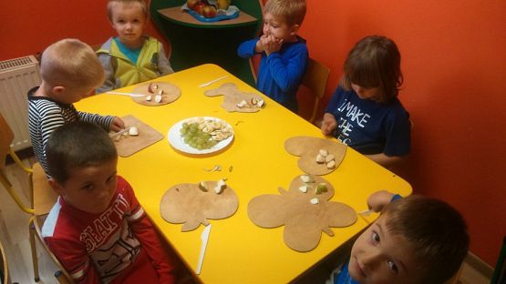 Grafika #5: Robimy szaszłyki owocowe w gr. III