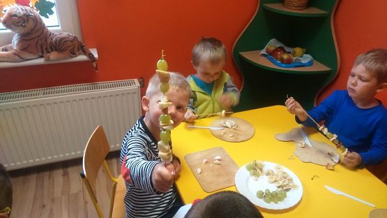 Grafika #7: Robimy szaszłyki owocowe w gr. III