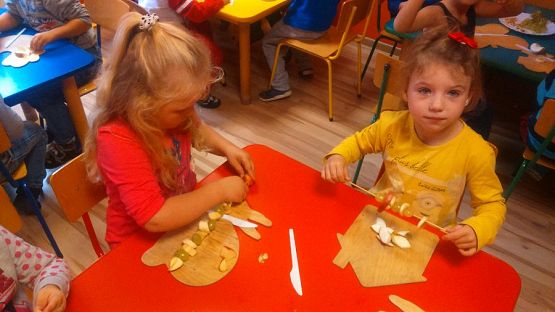 Grafika #12: Robimy szaszłyki owocowe w gr. III