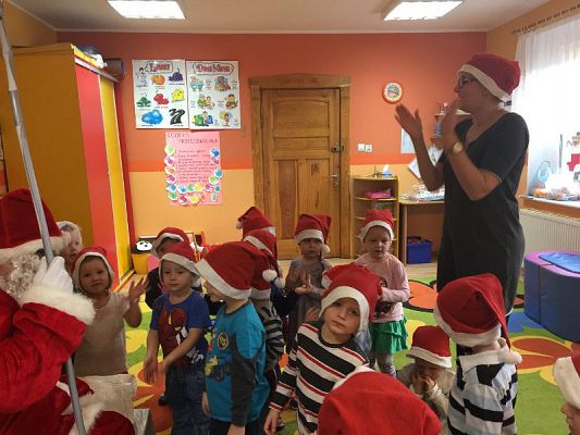 Grafika #7: Mikołajki w Maluchach